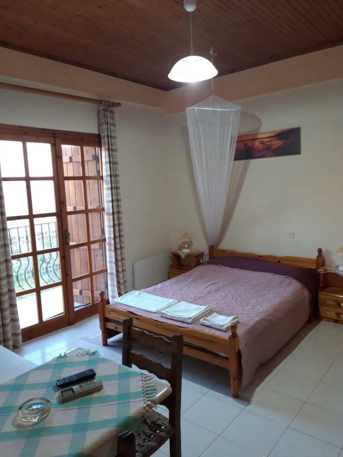 Koutadelias Rooms Каламос Экстерьер фото