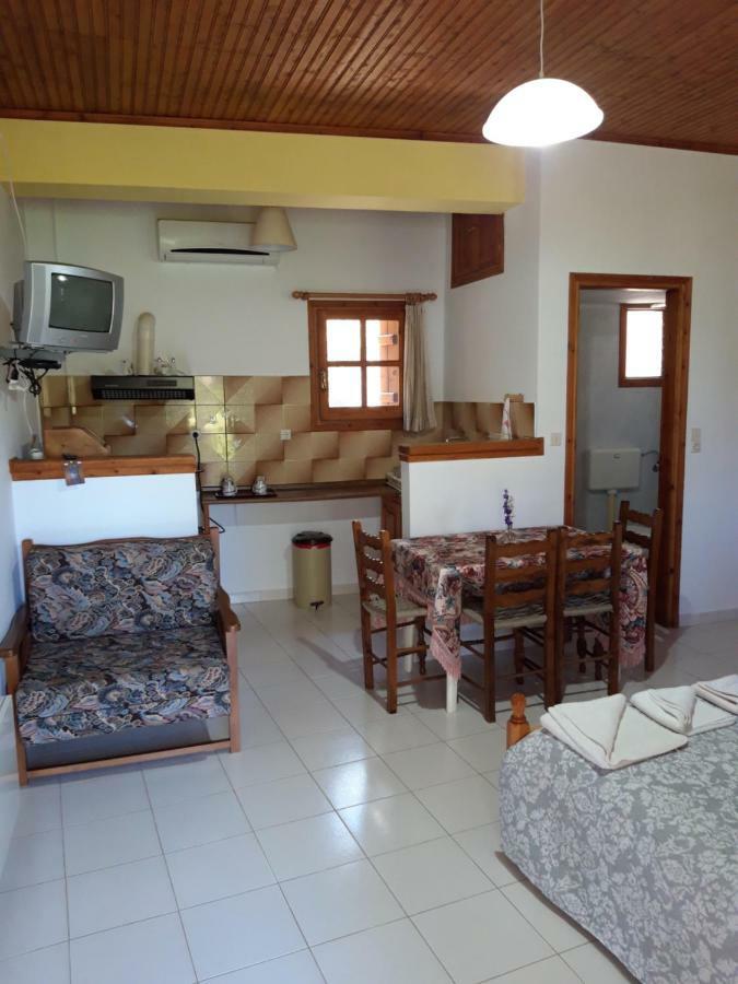 Koutadelias Rooms Каламос Экстерьер фото