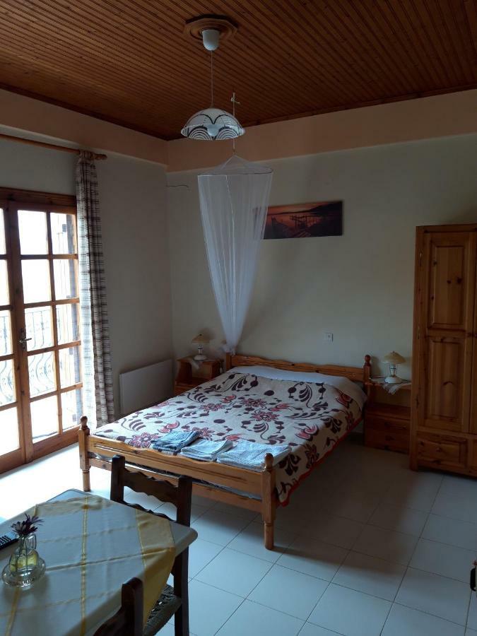 Koutadelias Rooms Каламос Экстерьер фото